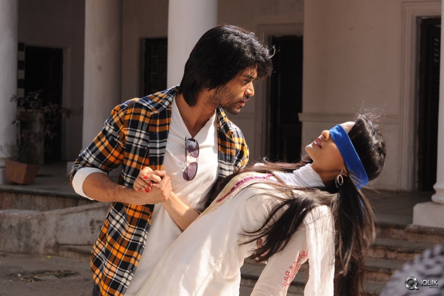 Mirchi Lanti Kurradu